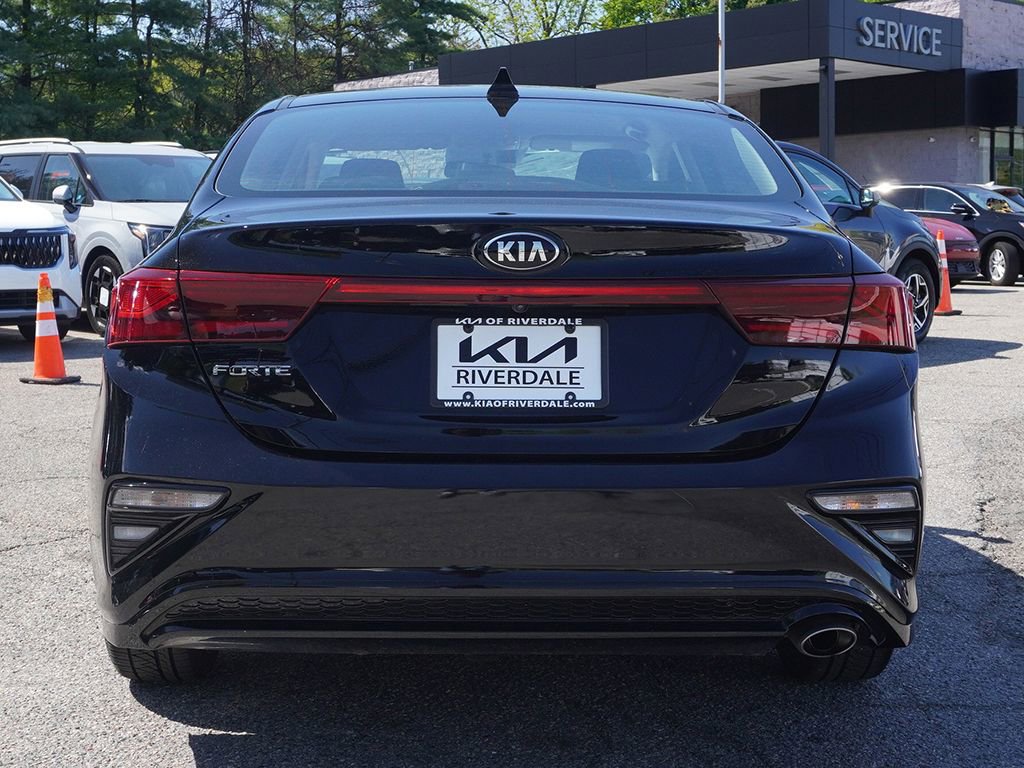 Used 2019 Kia Forte LXS FWD image 9