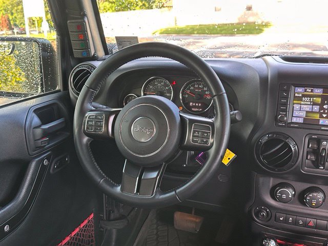 Used 2017 Jeep Wrangler Unlimited Rubicon AWD/4WD image 18