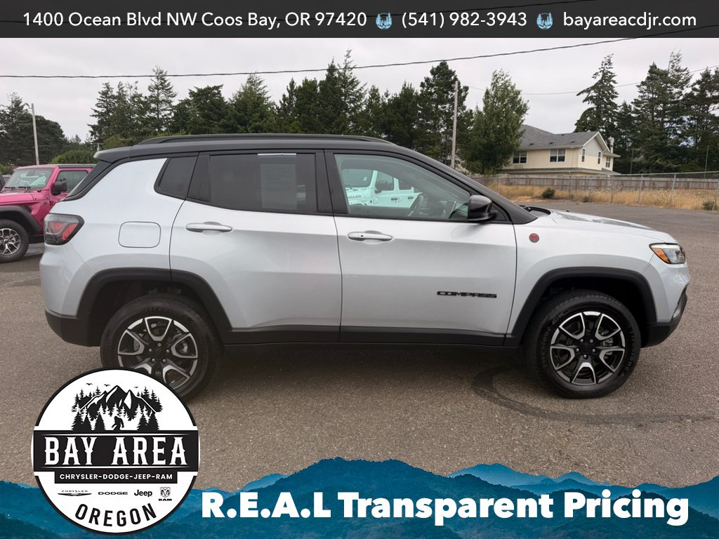 Used 2024 Jeep Compass Trailhawk w/ Trailhawk Elite Group AWD/4WD image 7