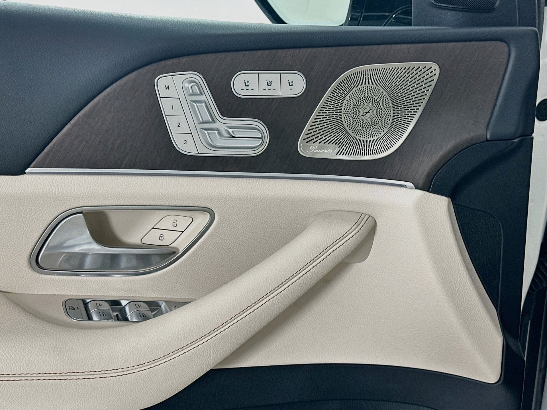 New 2027 Mercedes-Benz GLS 450 4MATIC image 18