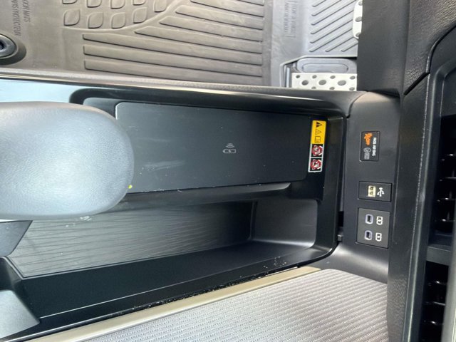 Used 2026 Toyota Camry SE FWD image 29