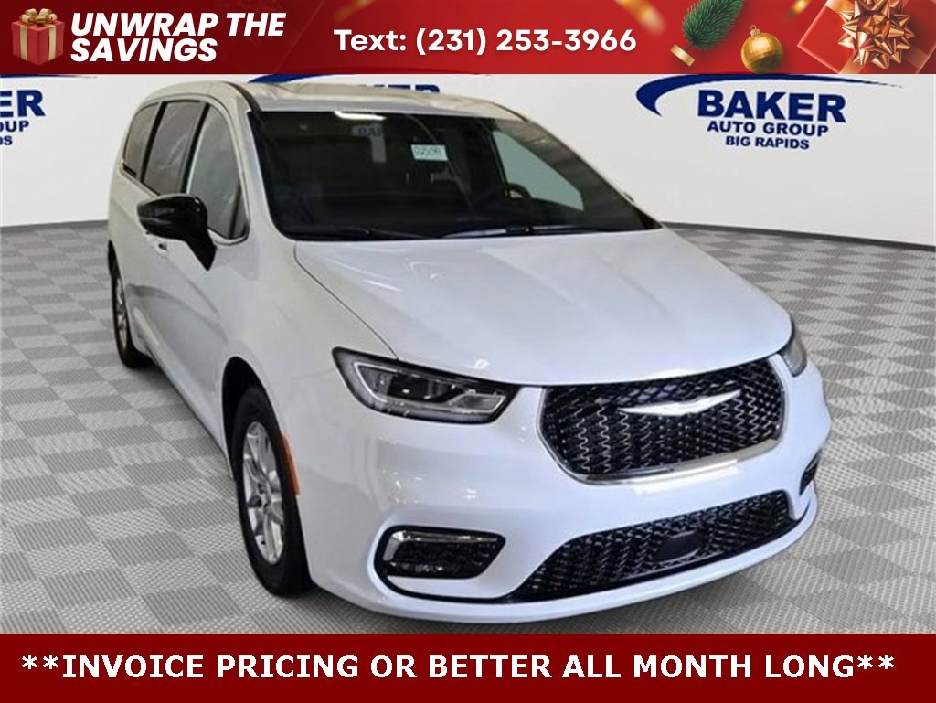 New 2025 Chrysler Pacifica Select image 1