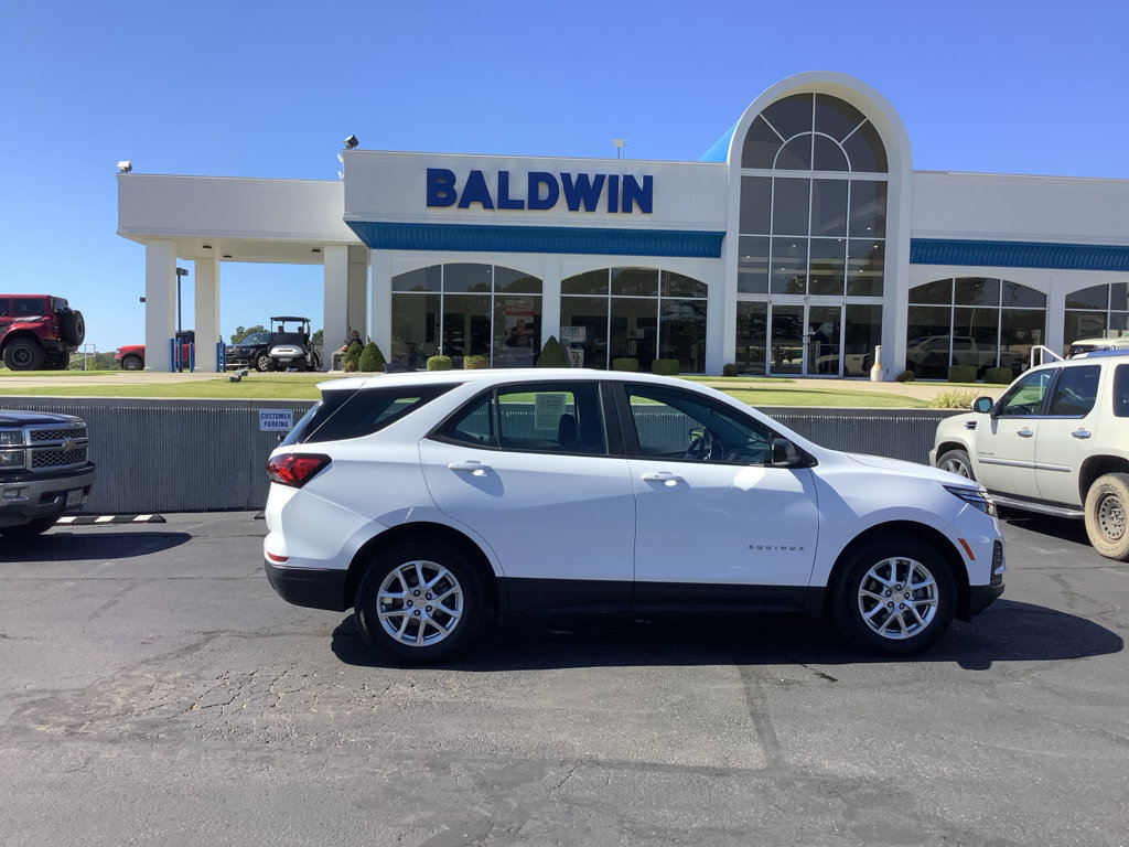 Used 2023 Chevrolet Equinox LS image 8