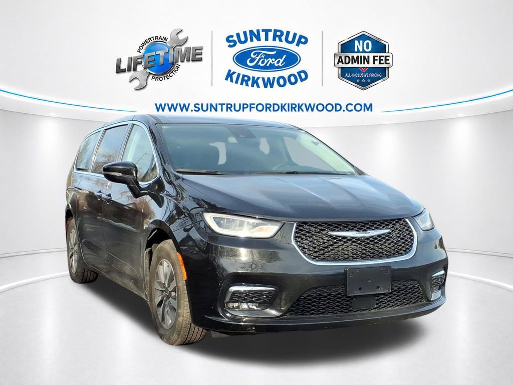 Used 2024 Chrysler Pacifica Limited FWD video 2