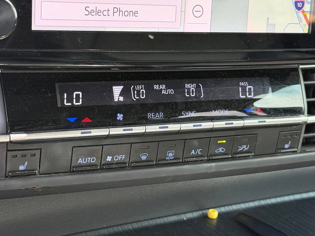 Used 2021 Toyota Sienna XSE FWD image 29