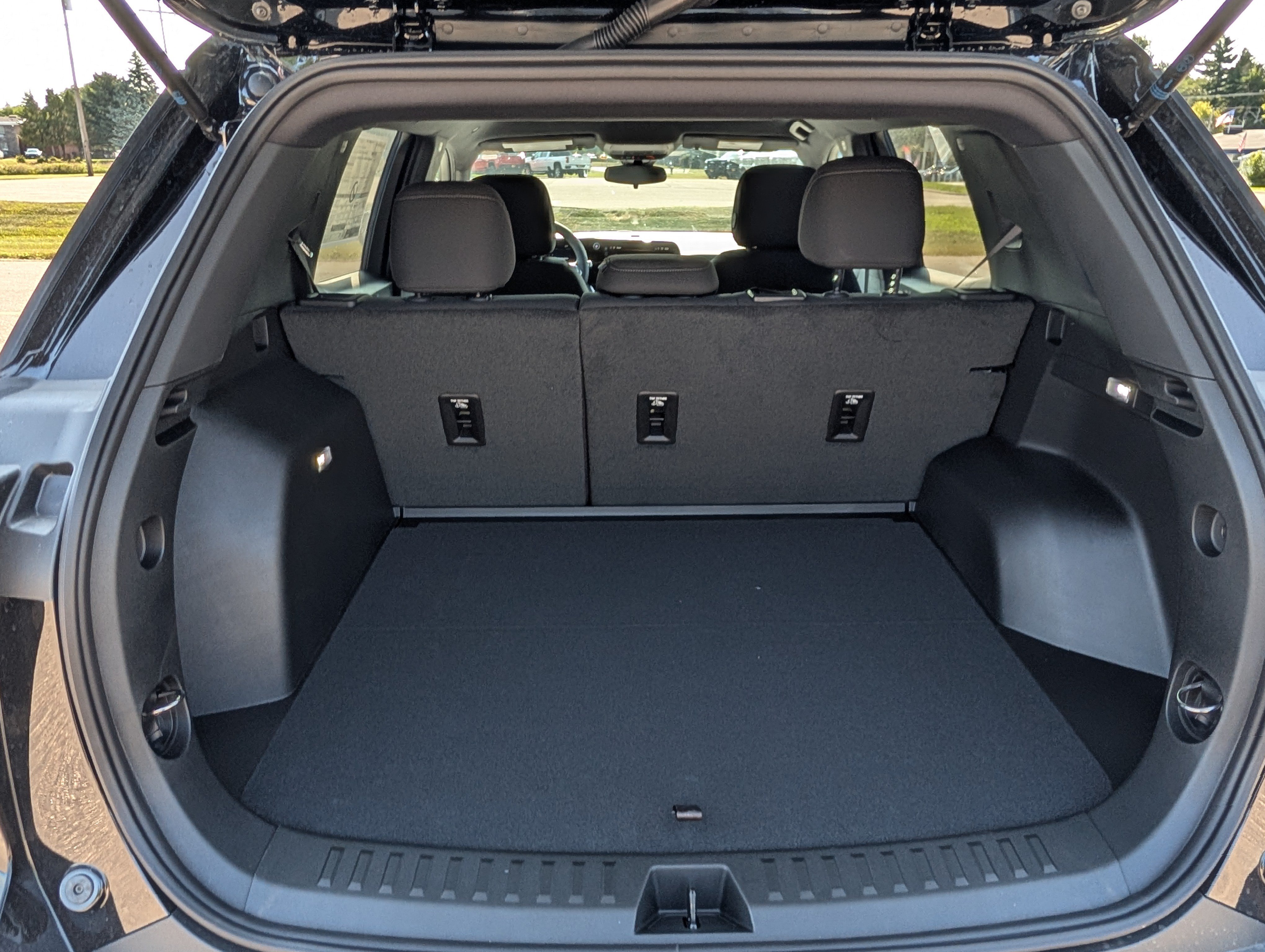 New 2026 Chevrolet Equinox LT AWD/4WD image 10