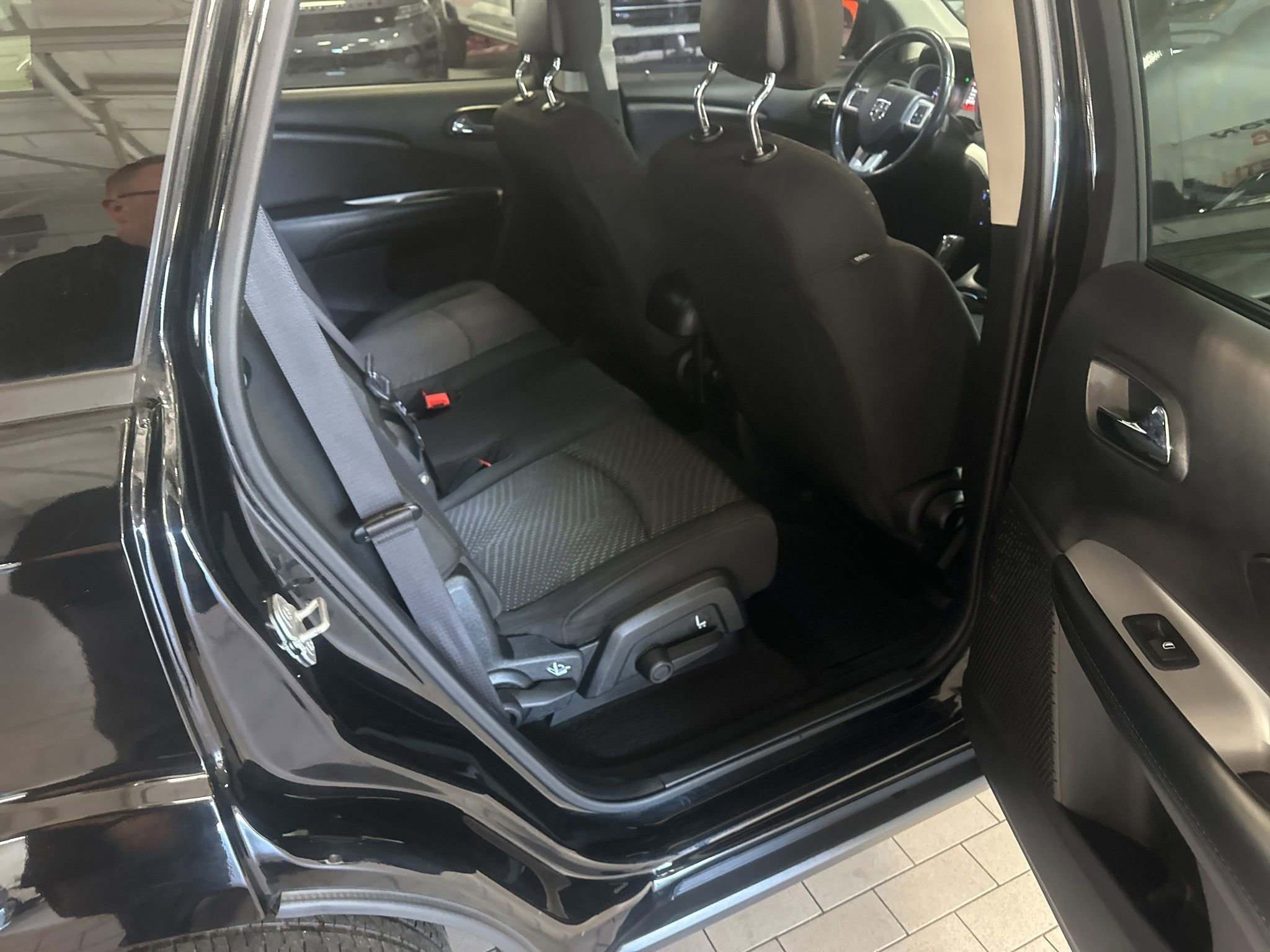 Used 2019 Dodge Journey SE image 12