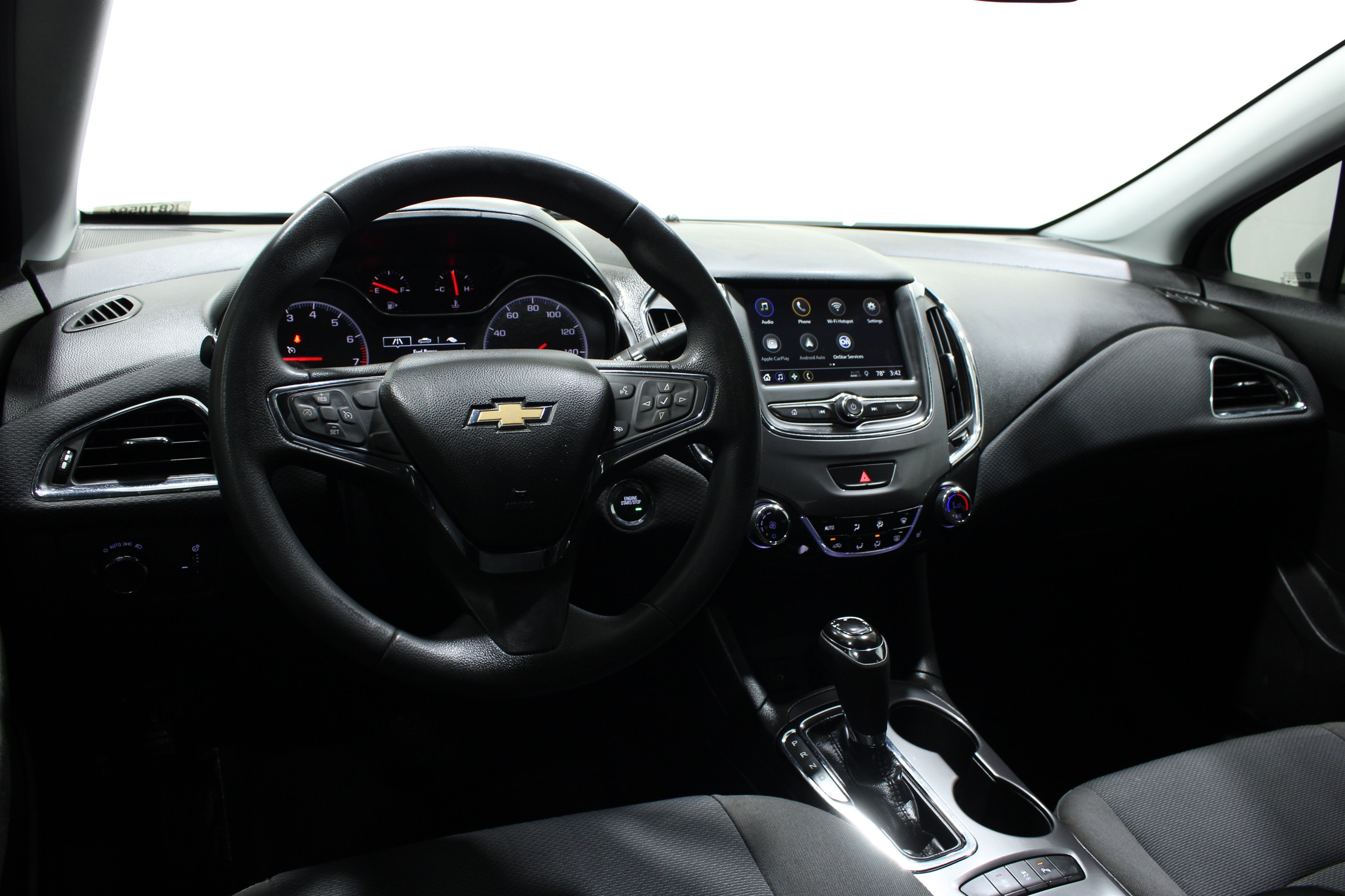 Used 2019 Chevrolet Cruze LT w/ Convenience Package FWD image 2