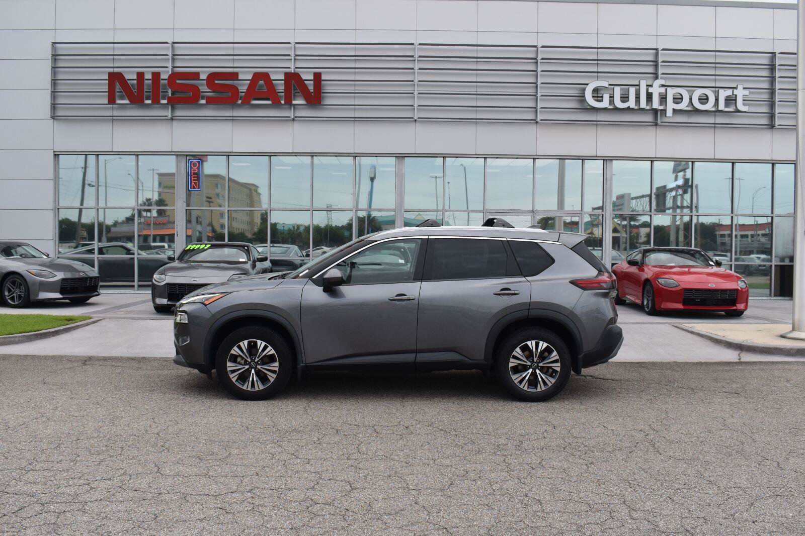 Used 2023 Nissan Rogue SV w/ SV Premium B Package FWD image 3