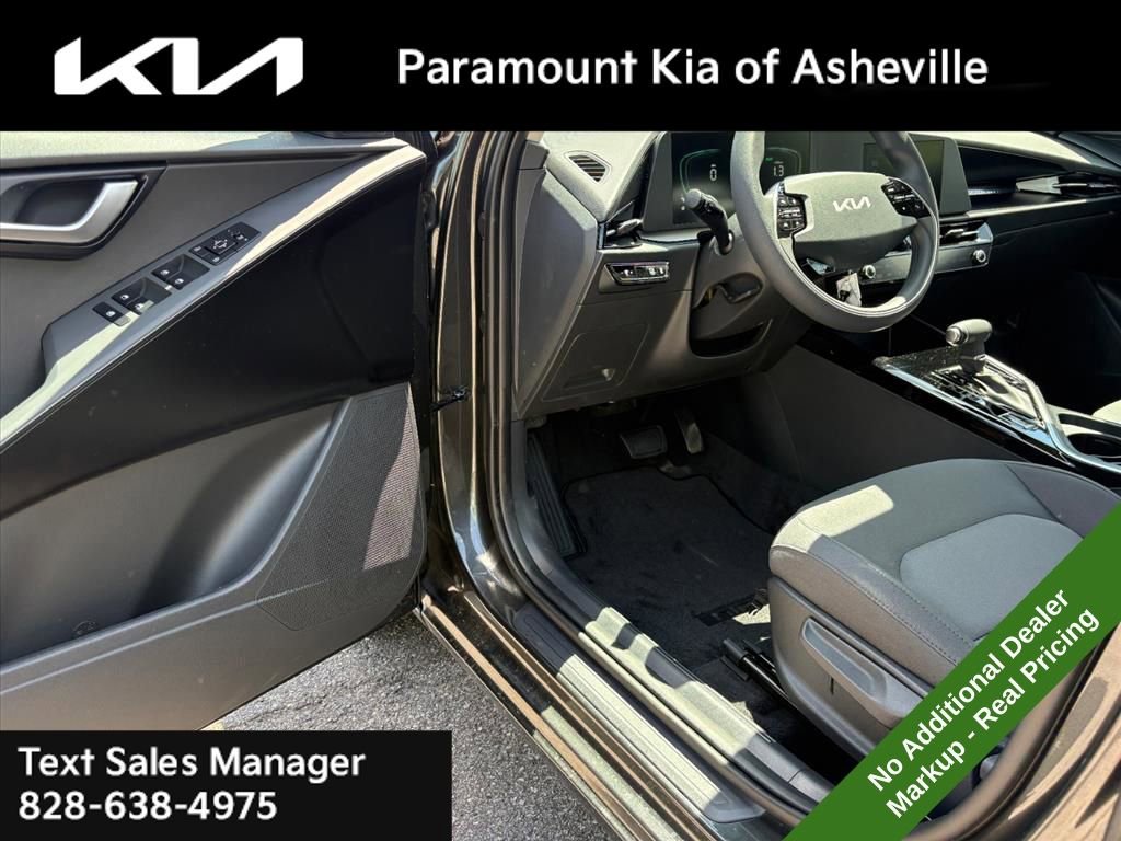 New 2026 Kia Niro LX FWD image 15