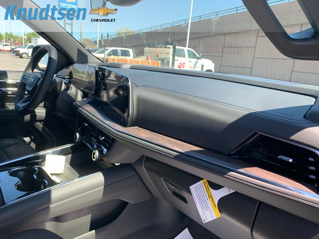 New 2026 Chevrolet Suburban LS AWD/4WD image 12