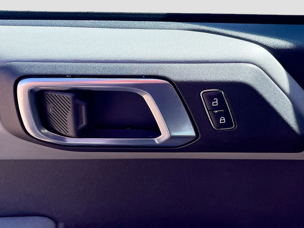 Used 2023 Ford Bronco Badlands image 18