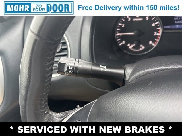 Used 2020 Nissan Pathfinder SV image 16