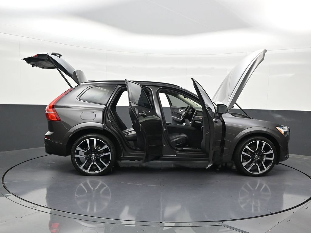 Used 2024 Volvo XC60 B5 Ultimate AWD/4WD image 32