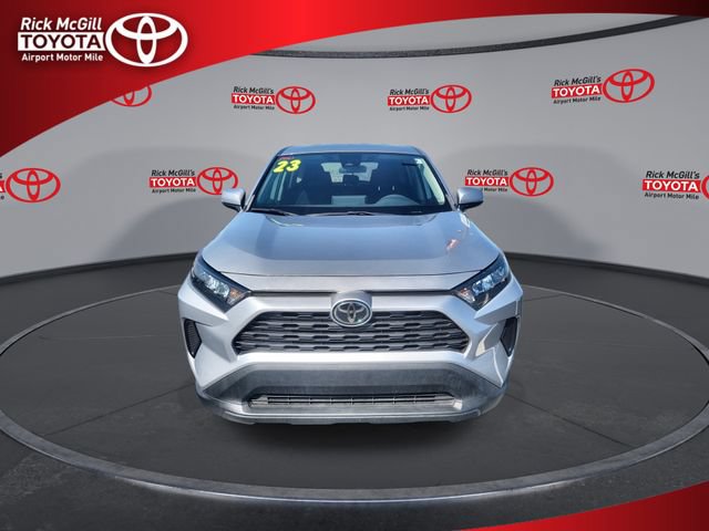 Used 2022 Toyota RAV4 LE FWD image 3
