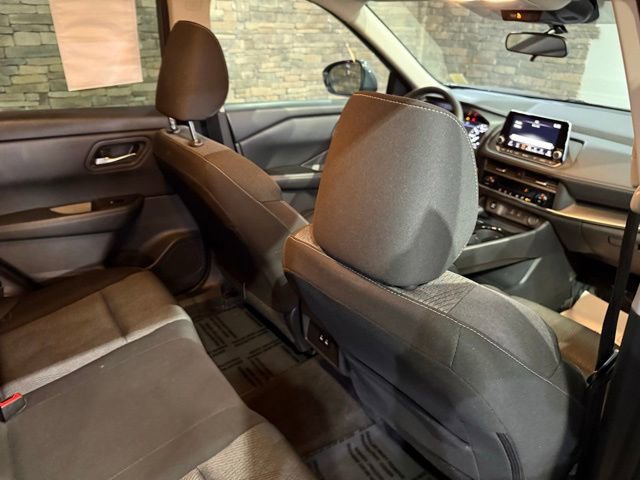 Certified 2025 Nissan Rogue SV image 31