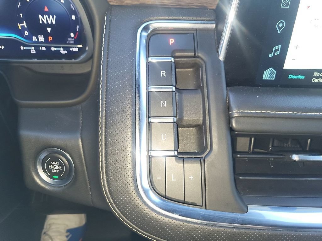 Used 2023 Chevrolet Suburban Premier AWD/4WD image 22
