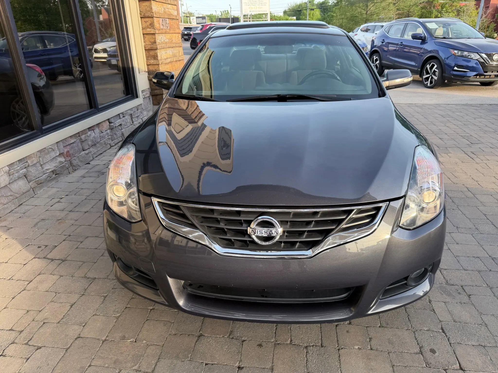 Used 2011 Nissan Altima 3.5 SR FWD image 37