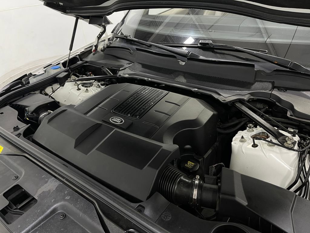 Used 2018 Land Rover Discovery HSE image 29