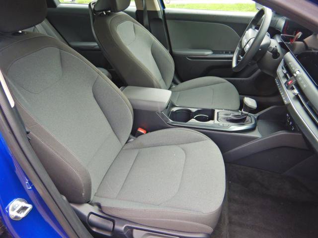 Used 2025 Kia K4 FWD image 16