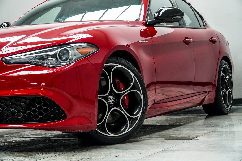 Used 2023 Alfa Romeo Giulia Veloce image 3