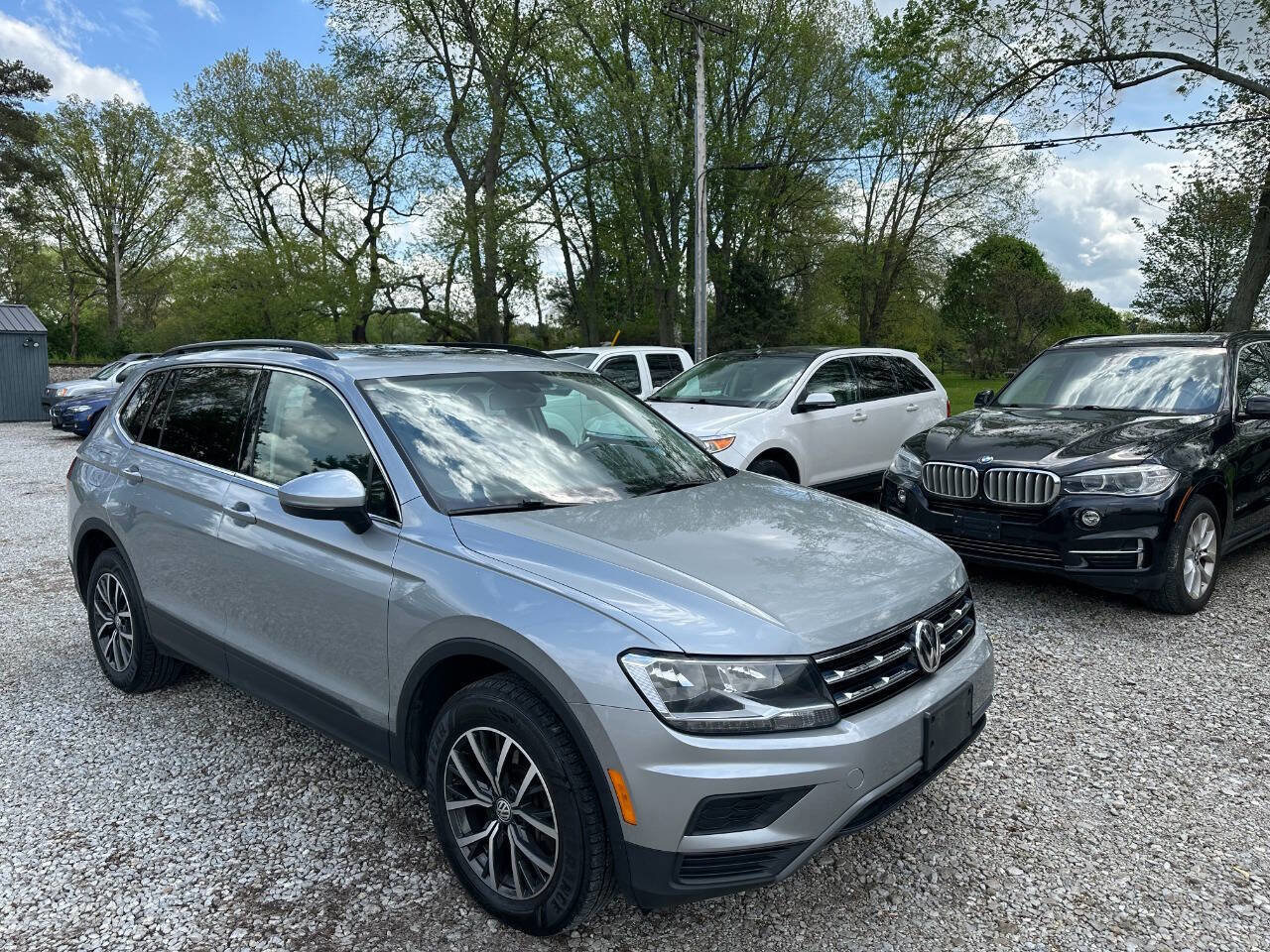 Used 2019 Volkswagen Tiguan SE w/ Panoramic Sunroof Package image 3