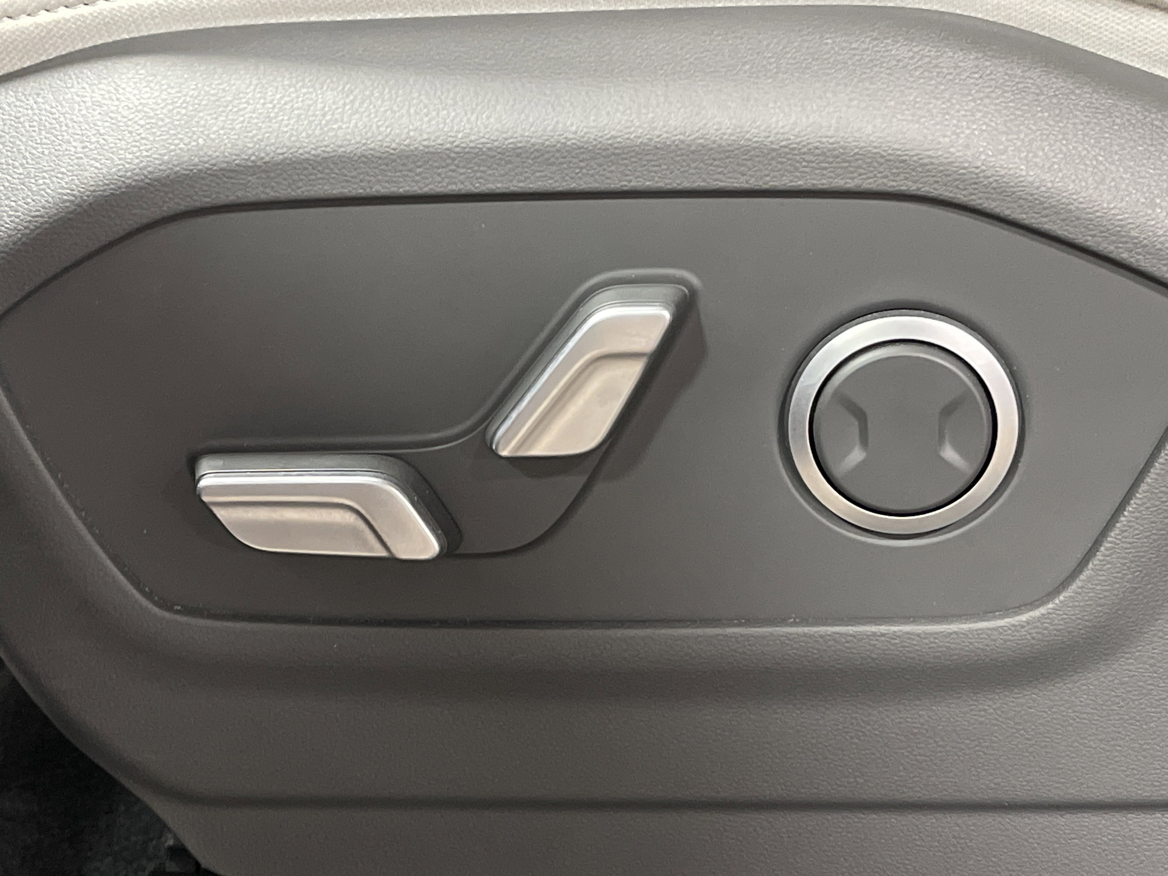 Used 2025 Hyundai Santa Fe SEL image 10