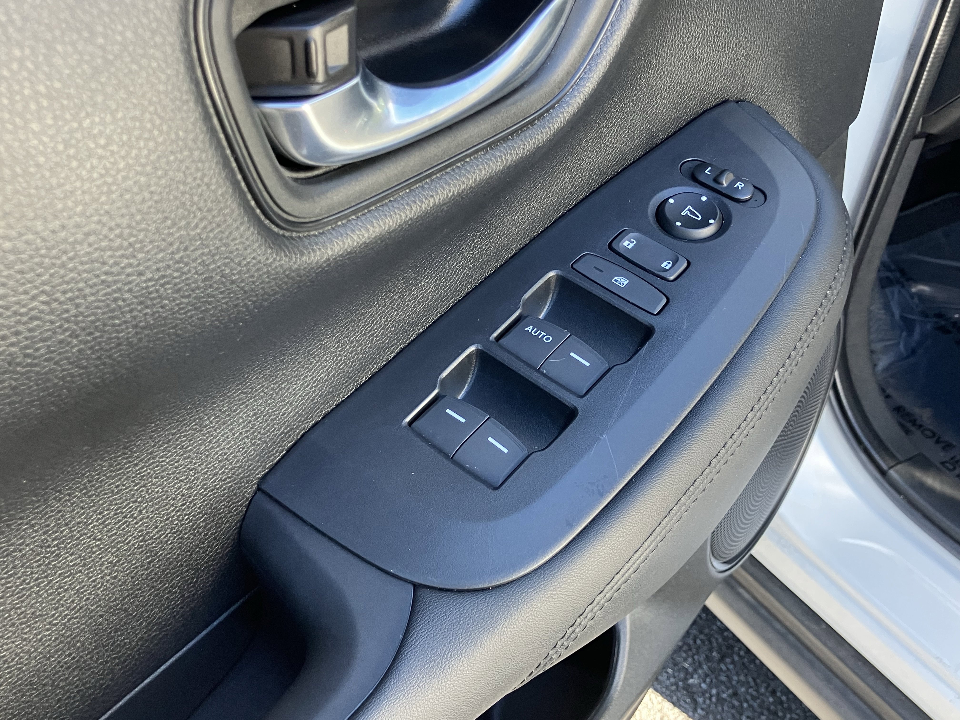 Certified 2024 Honda HR-V LX image 15