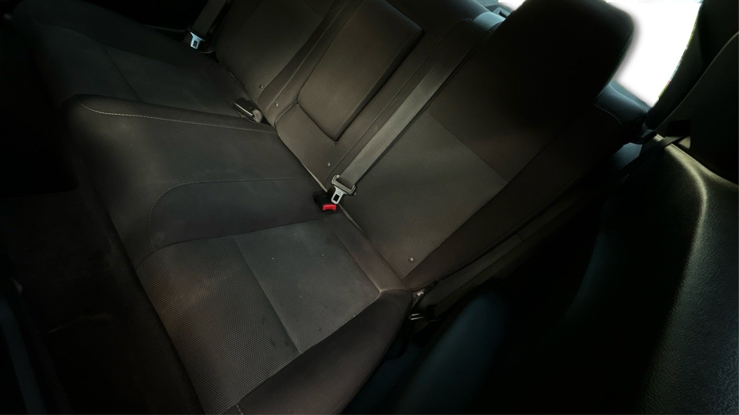 Used 2015 Dodge Challenger R/T RWD image 25