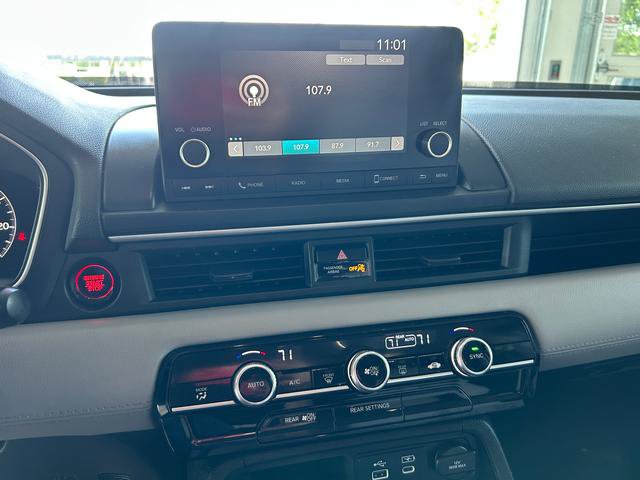 Used 2023 Honda Pilot LX image 17