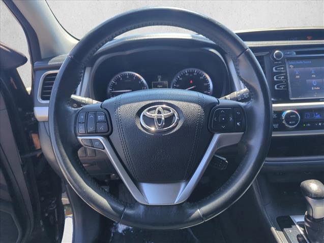 Used 2015 Toyota Highlander XLE FWD image 11