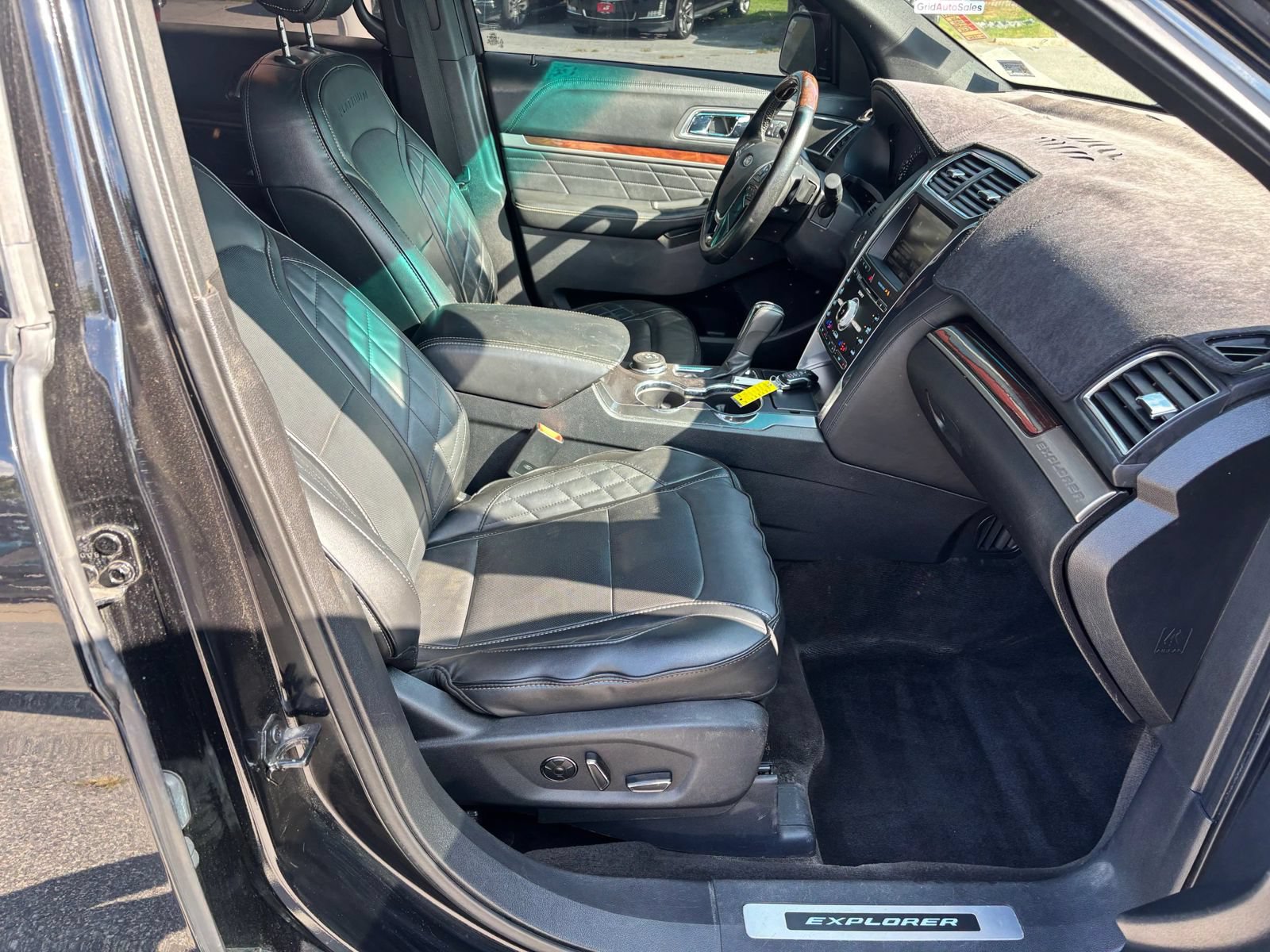 Used 2016 Ford Explorer Platinum AWD/4WD image 15