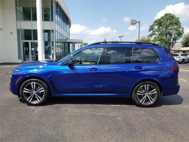 New 2026 BMW X7 M60i image 2