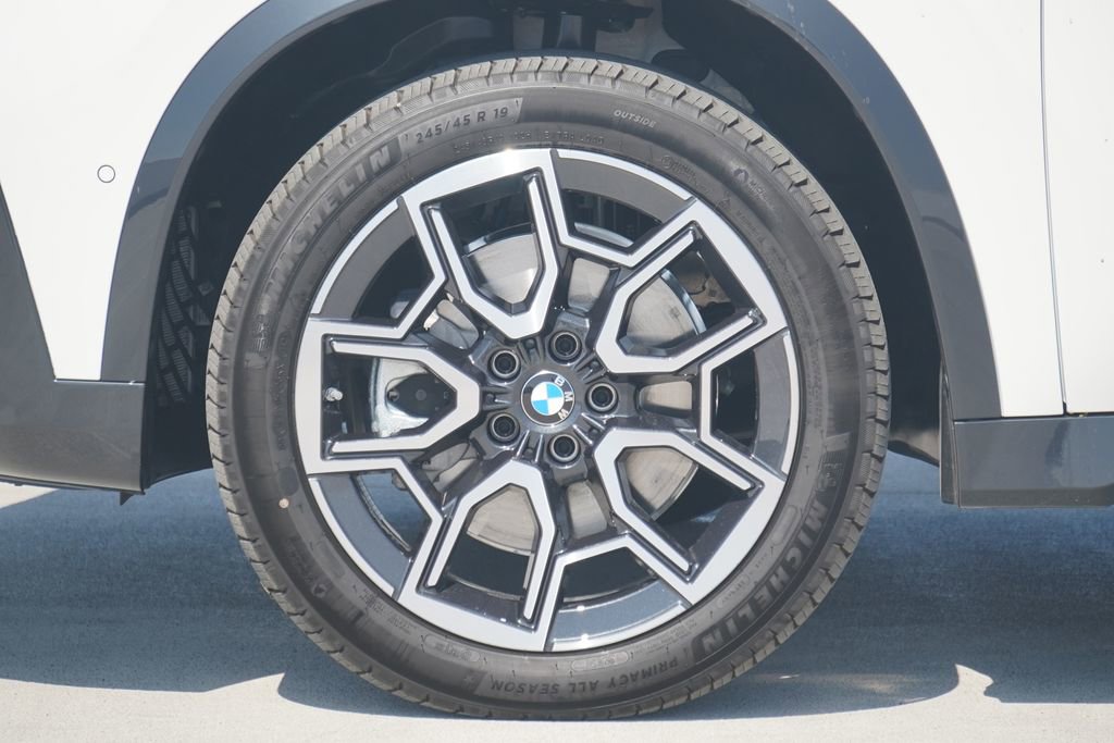 Used 2025 BMW X1 xDrive28i w/ Technology Package image 5