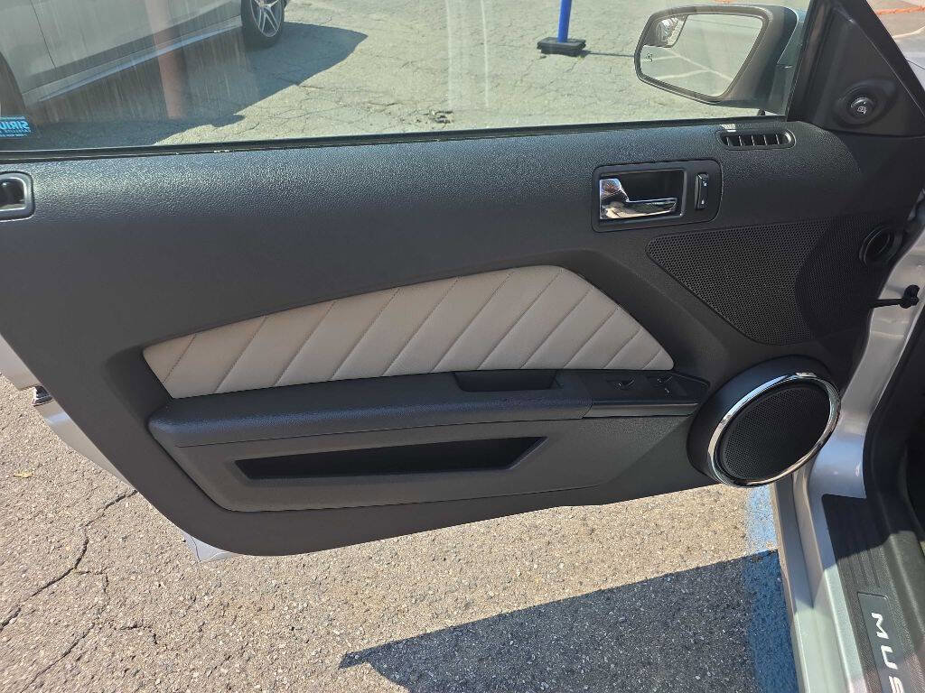 Used 2014 Ford Mustang Premium w/ Comfort Package image 11