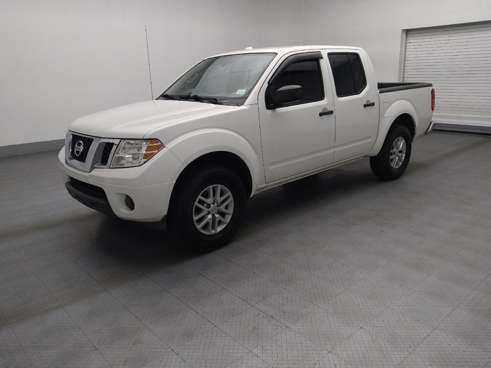 Used 2016 Nissan Frontier SV image 2