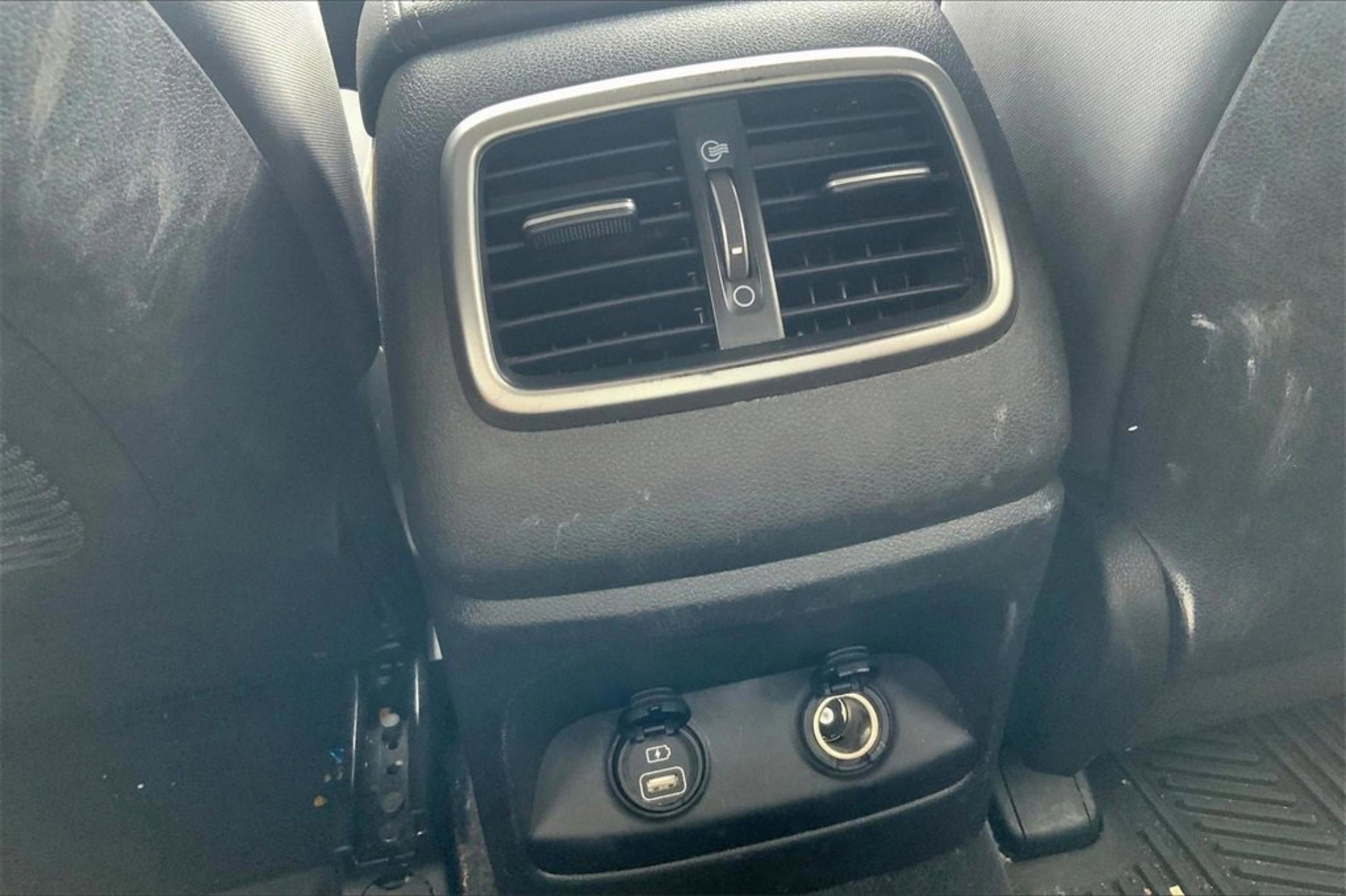 Used 2020 Kia Sorento LX image 36