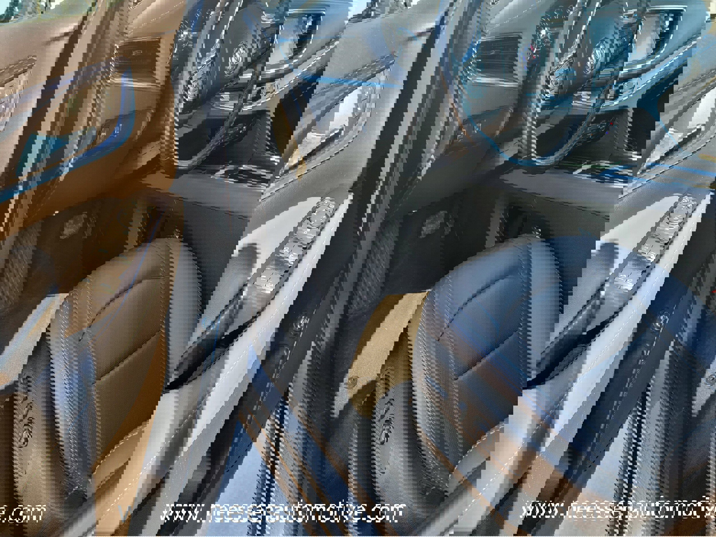 Used 2023 Buick Enclave Essence image 15