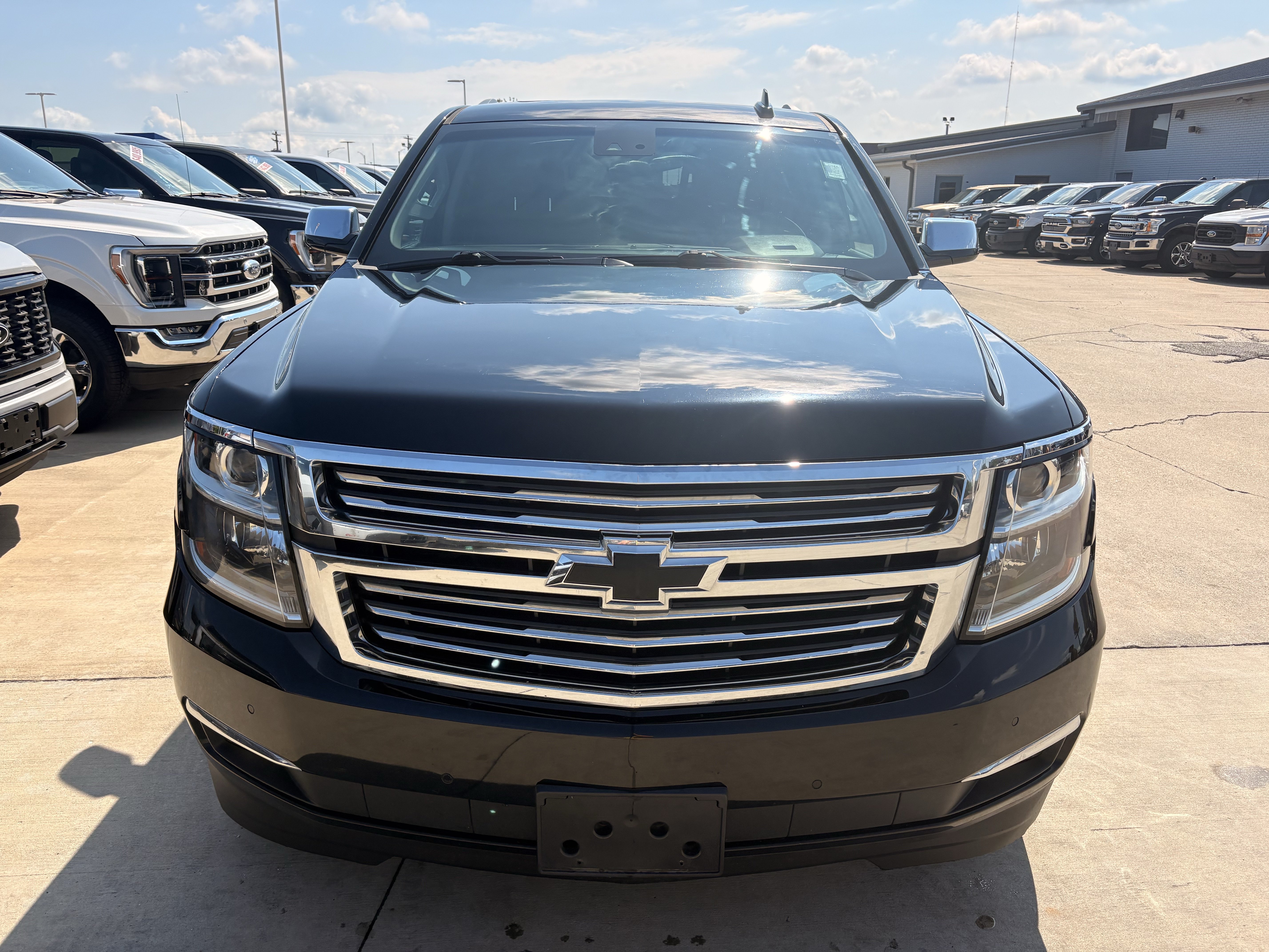Used 2017 Chevrolet Suburban Premier AWD/4WD image 2