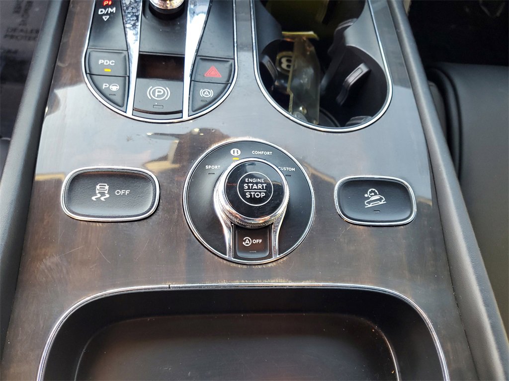 Used 2019 Bentley Bentayga image 34