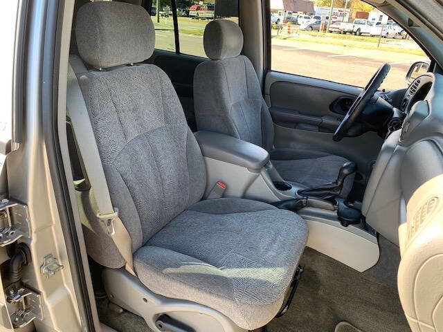 Used 2004 Chevrolet TrailBlazer LS w/ LS Preferred Equipment Group image 23