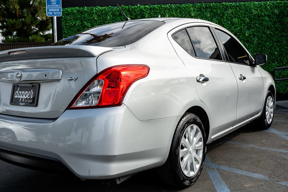 Used 2018 Nissan Versa SV FWD image 7