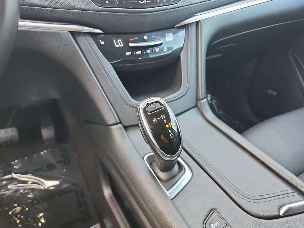 Used 2019 Cadillac XT5 Luxury w/ LPO, Black Ice Package AWD/4WD image 29