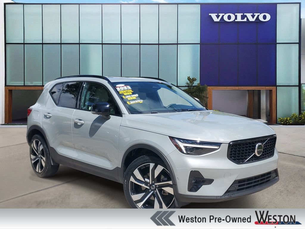 Certified 2024 Volvo XC40 B5 Plus