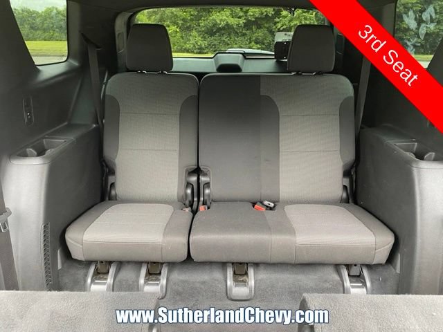 Used 2023 Chevrolet Traverse LT FWD image 40