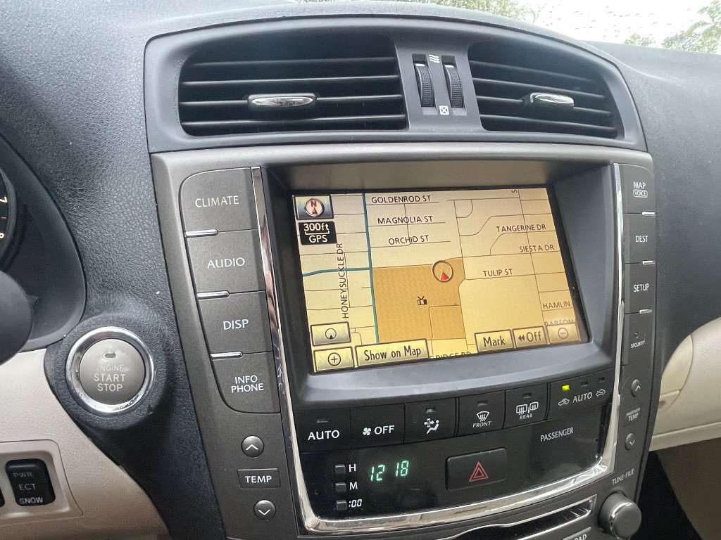 Used 2010 Lexus IS 350C RWD image 12