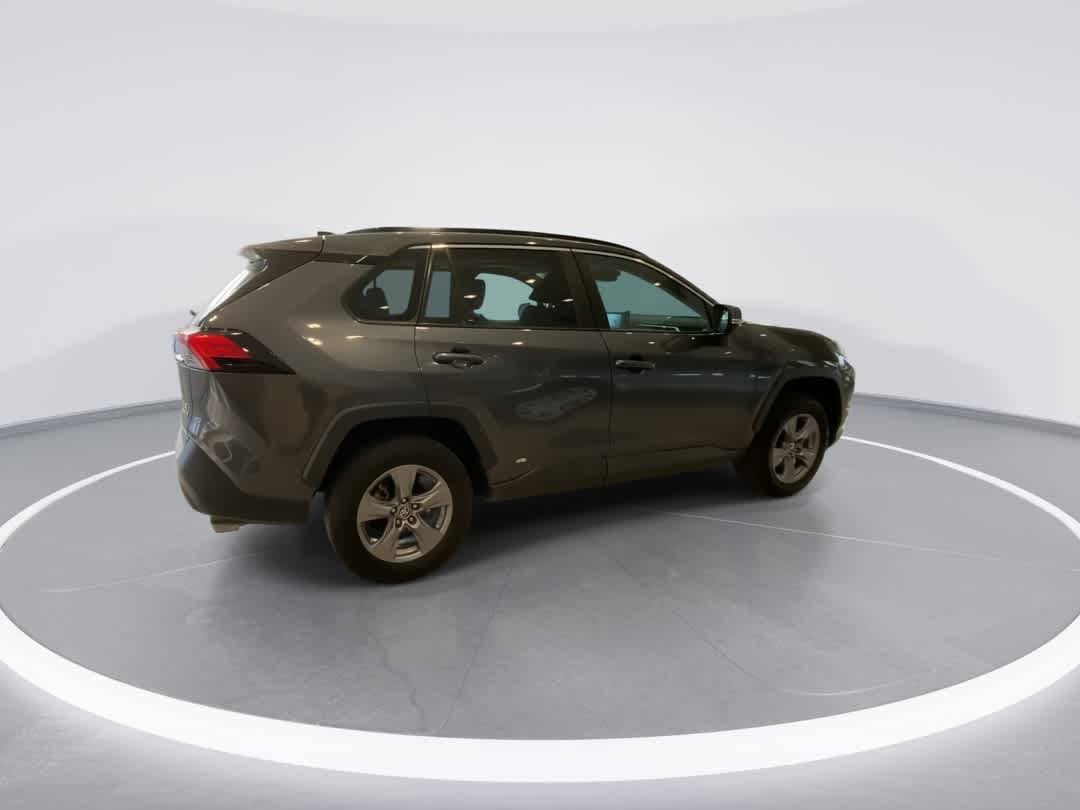 Used 2022 Toyota RAV4 XLE w/ Convenience Package AWD/4WD image 8
