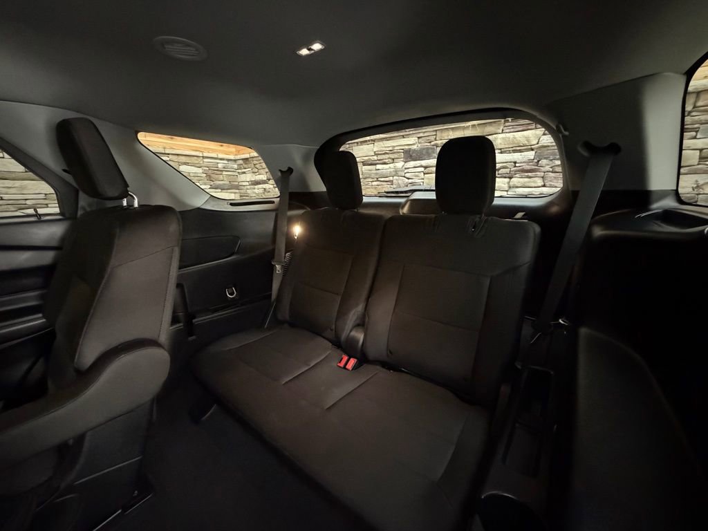 Used 2023 Ford Explorer XLT image 33