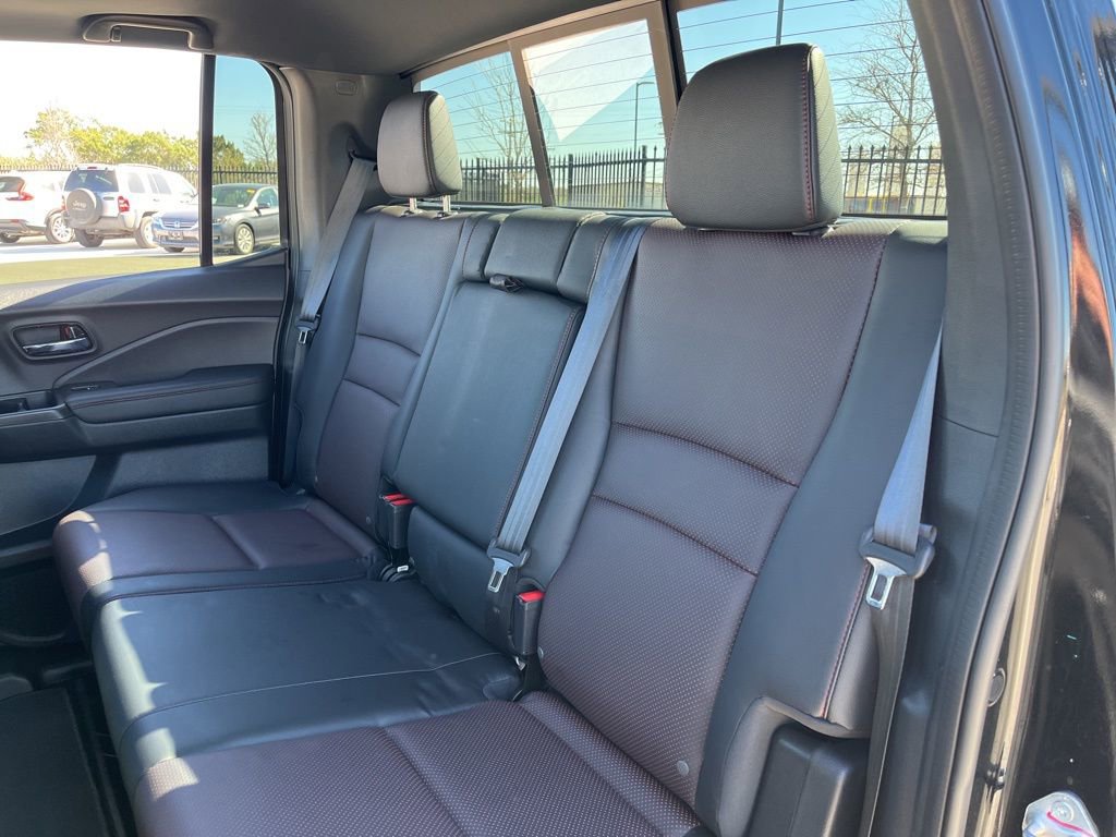 Certified 2025 Honda Ridgeline Black Edition image 27