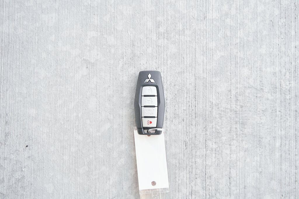 Used 2025 Mitsubishi Outlander SE FWD image 55